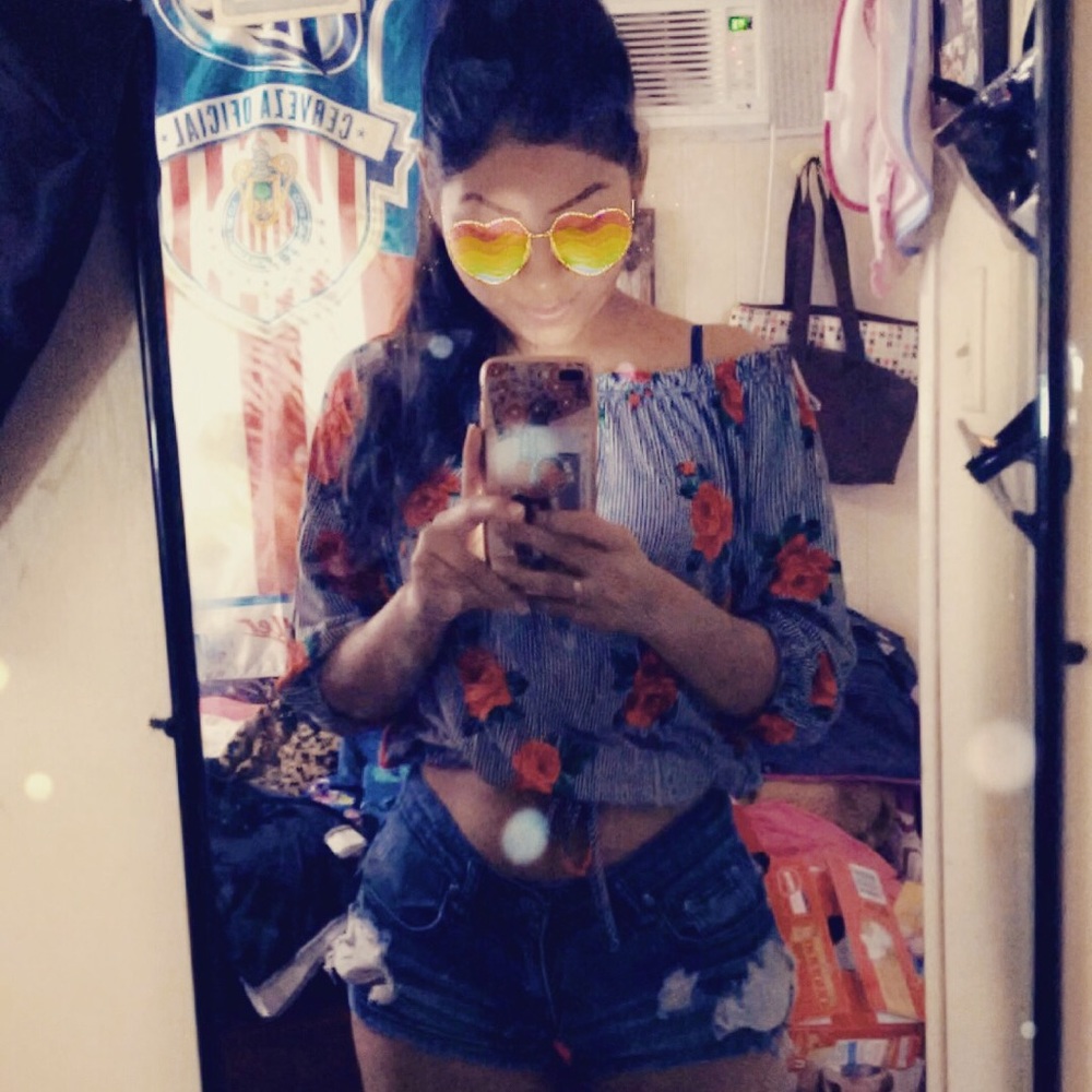 Meet your Posher, Rebeca